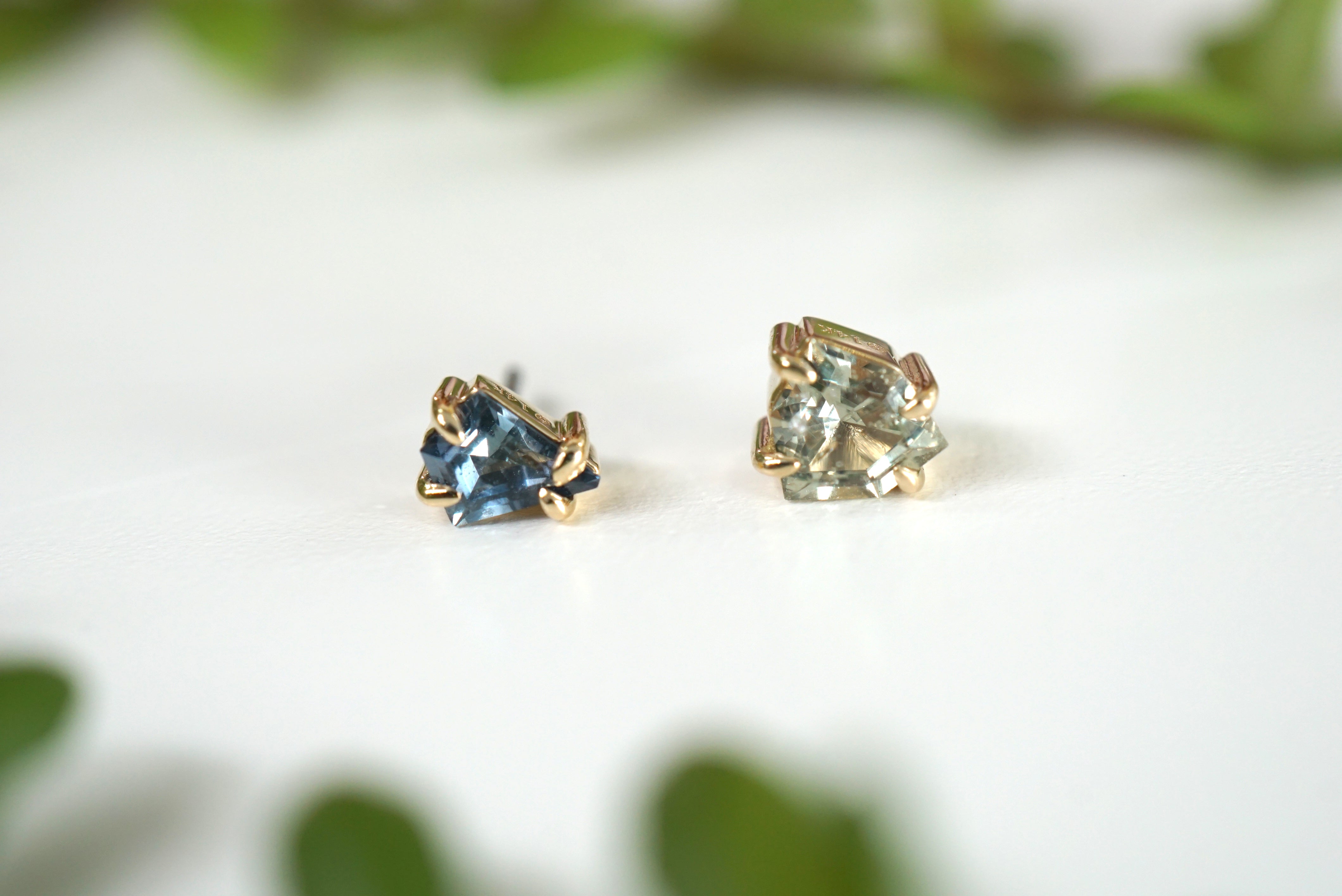 Claw Set Solitaire Faceted Sapphire Freeform One-Of-A-Kind