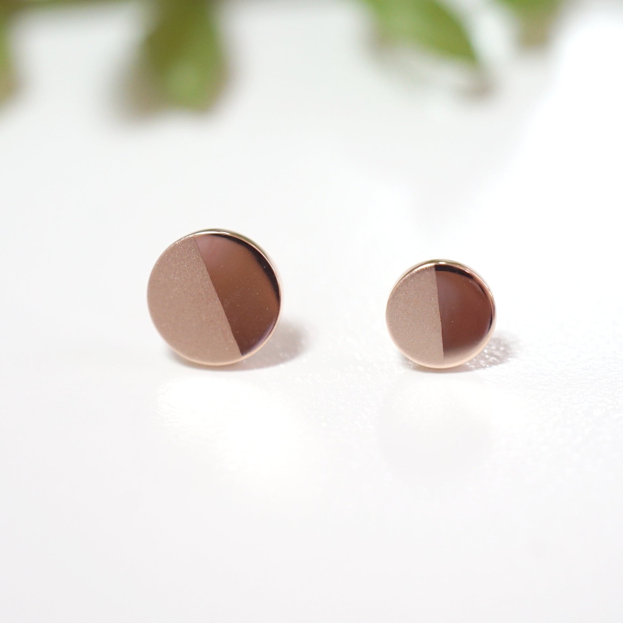 Solid Gold Disc Half Matte + Half Polish