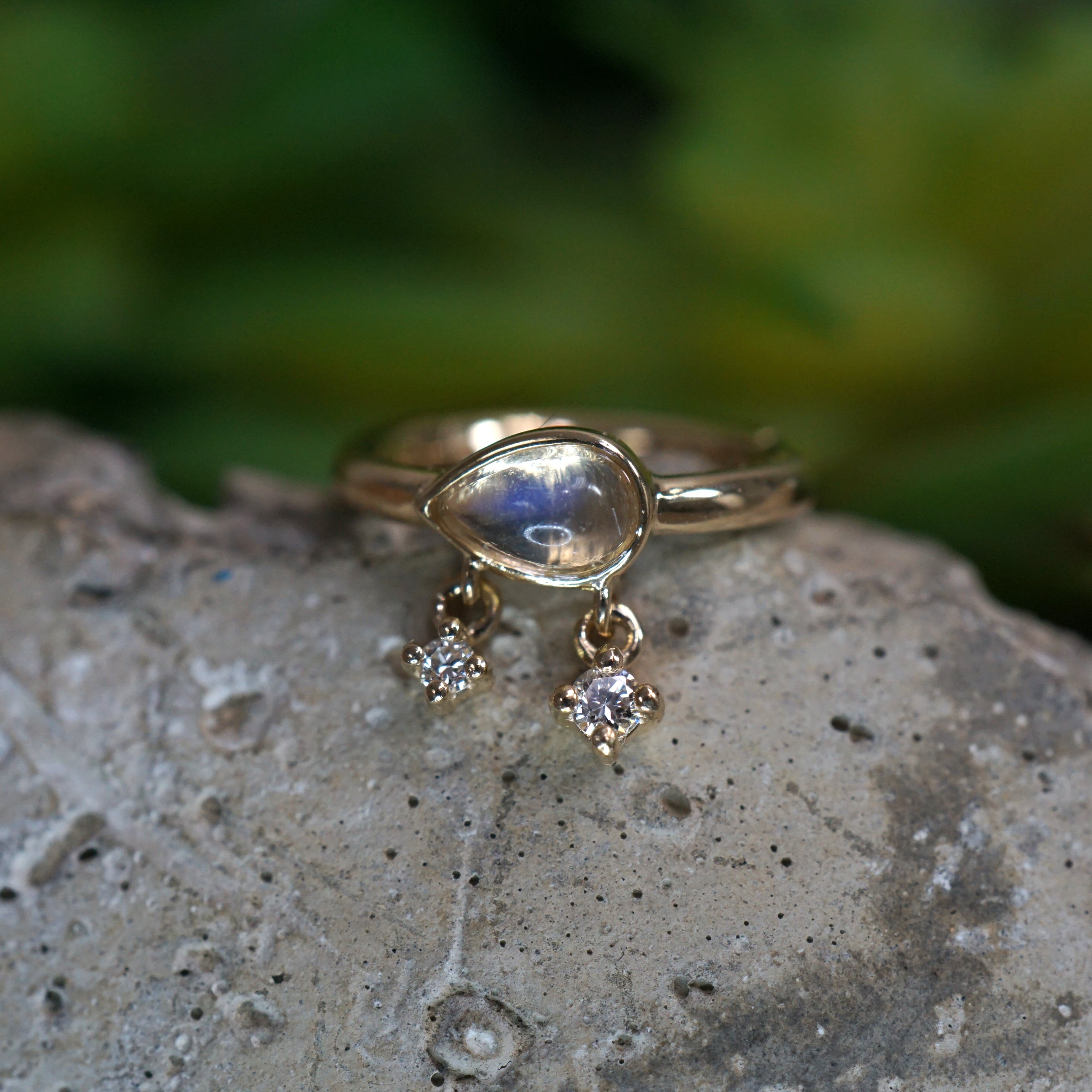 Amara Clicker - Pointed Left