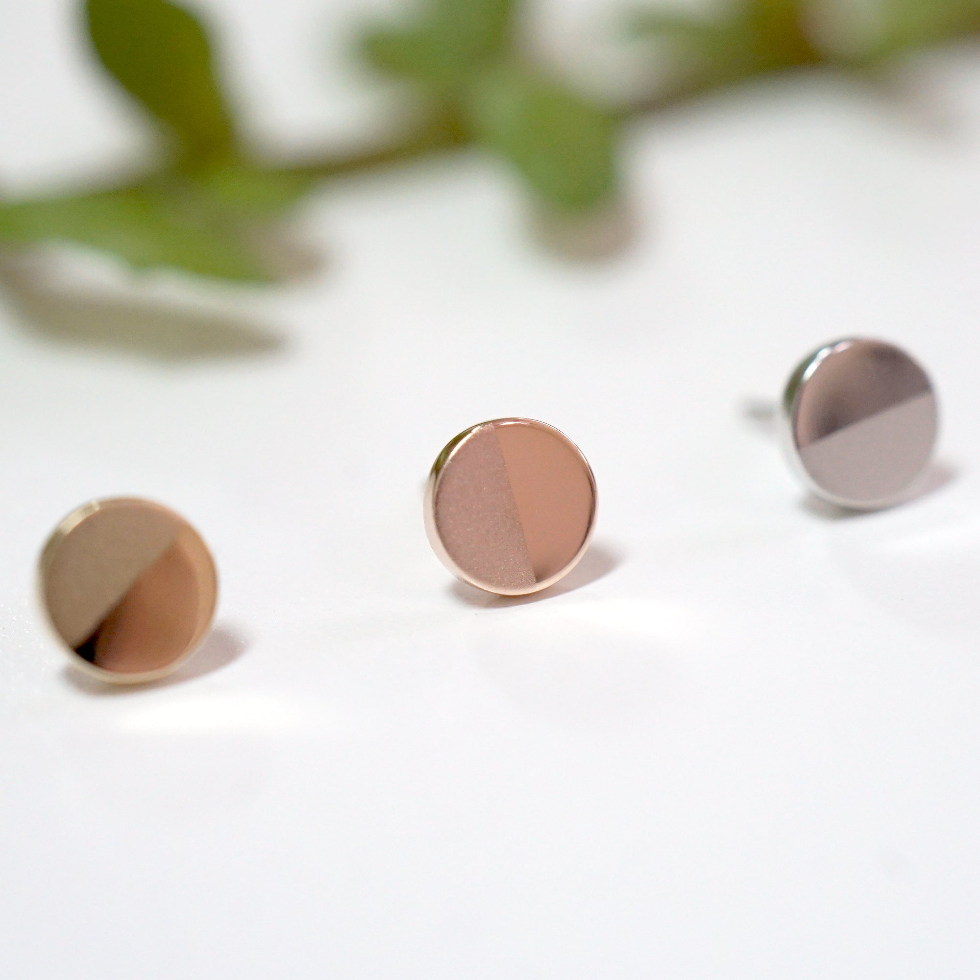 Solid Gold Disc Half Matte + Half Polish